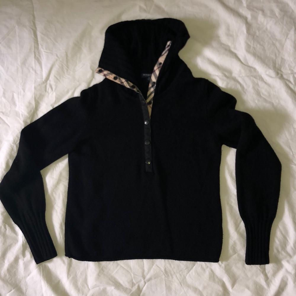 Burberry sweater Sz M